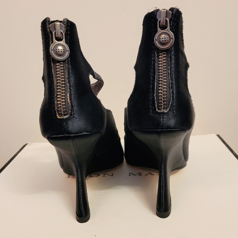 NIB LEON MAX BLACK SATIN ANGLED HEEL AVOW LEATHER T-STRAP WEDGE PUMP - Picture 11 of 16